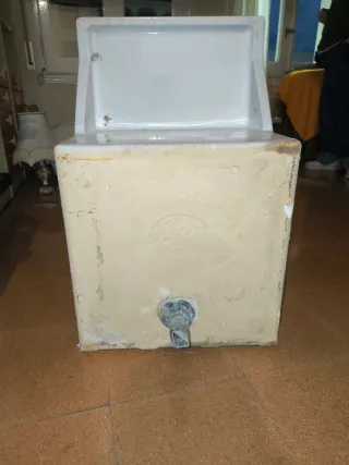 Lavadero de porcelana antiguo