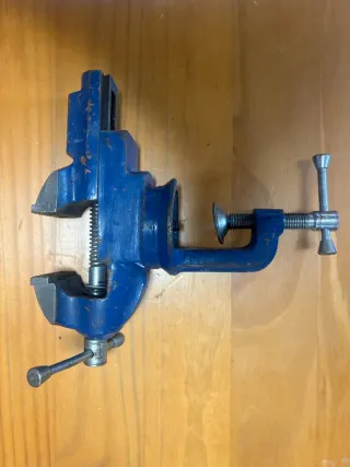 Tornillo de banco azul