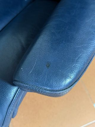 Sillón de piel azul