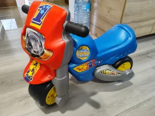 Moto correpasillos Feber