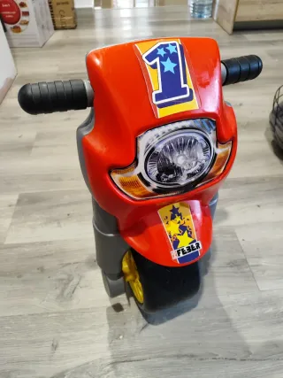 Moto correpasillos Feber