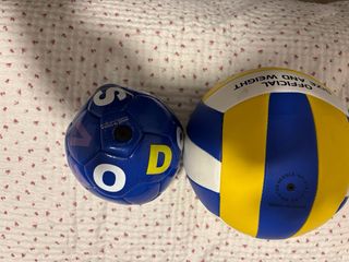 Pallone da pallavolo e palla per bambini