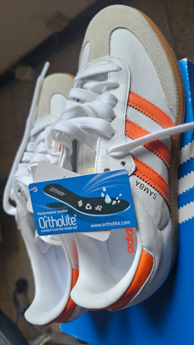 Adidas Samba Blancas y Naranjas Nuevas de segunda mano por 55 EUR en  Barcelona en WALLAPOP