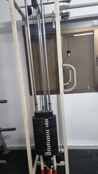 Máquina de pesas multiusos