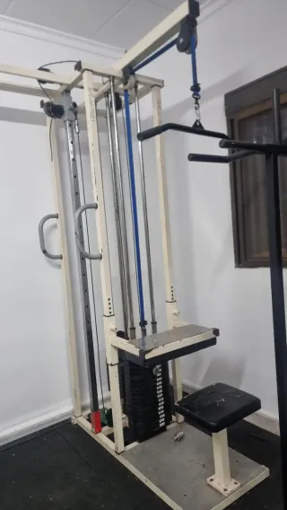 Máquina de pesas multiusos