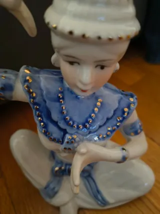 Danzatrice Thailandese Ceramica Blu Bianco