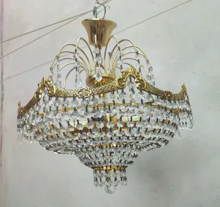 *Lampara de techo de cristal de roca. Elegancia*.