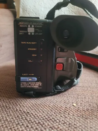 Sony Handycam 8 y reproductor de cintas