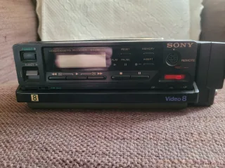 Sony Handycam 8 y reproductor de cintas