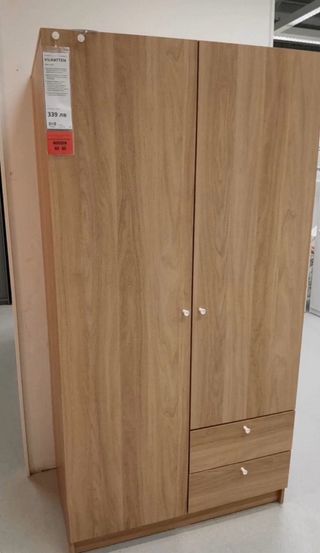 Armario Vilhatten IKEA madera