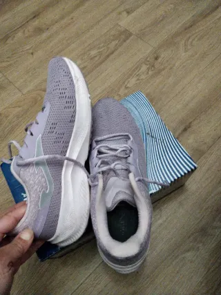 Zapatillas deportivas moradas mujer