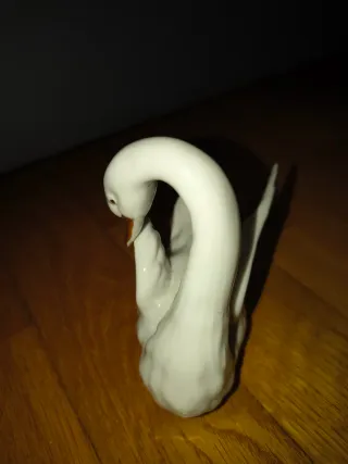 Cigno in ceramica decorativo