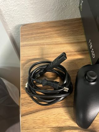 Xbox Series X 1TB + 2 Mandos + Nacon Revolution X