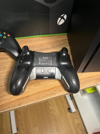 Xbox Series X 1TB + 2 Mandos + Nacon Revolution X