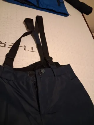 Chaqueta esquí niño T.10 azul/negro.traje completo