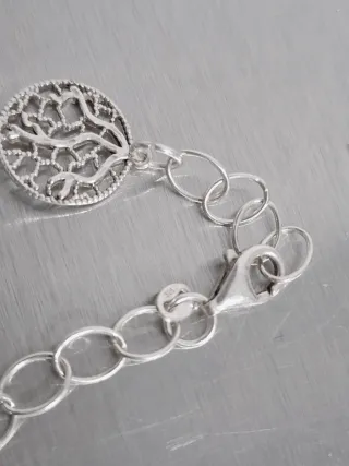 Pulsera de plata con diseño calado