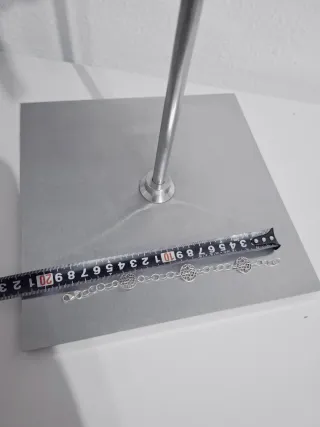 Pulsera de plata con diseño calado