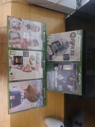 Lote 5 Giochi Xbox One: FIFA, NBA, NHL