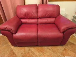 Sofá de cuero granate