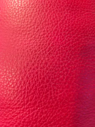 Sofá de cuero granate