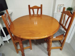 Mesa redonda madera con 4 sillas