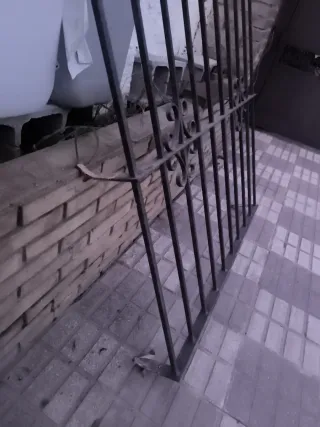 Reja de hierro 121x127 cm