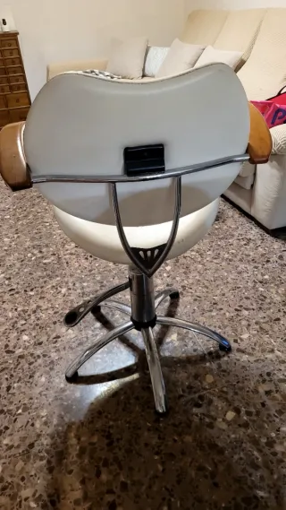 Regalo Lavacabezas y dos sillones uno de tocador