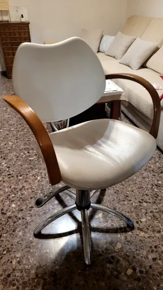 Regalo Lavacabezas y dos sillones uno de tocador