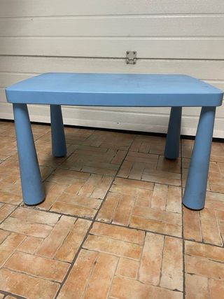 Mesa infantil plástico azul Ikea