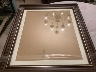 Marco de madera con detalles dorados