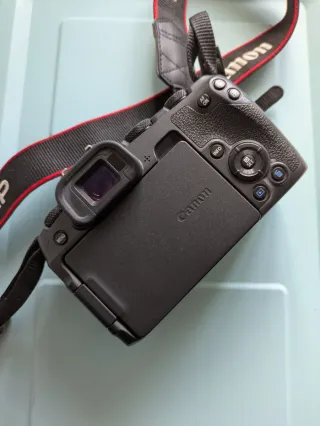 Cámara Canon EOS RP + Objetivo 75-300 mm