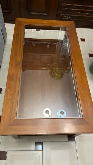 Mesa de centro de madera y cristal