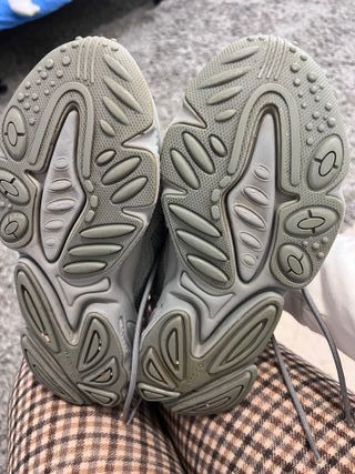 Zapatillas Adidas Ozweego grises