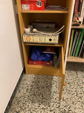 Estantería de madera