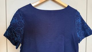Maglia Oscalito blu con fiori