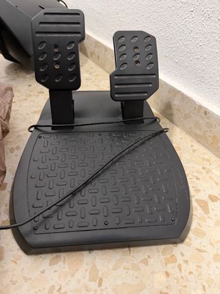 Pedales Ferrari sin usar