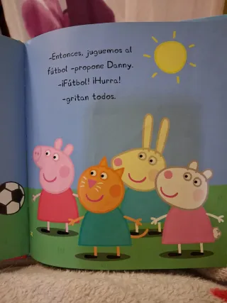 Peppa Pig. Un cuento - Peppa juega al fútbol