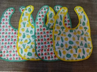 Conjunto de 4 Babas para Bebé com Frutas