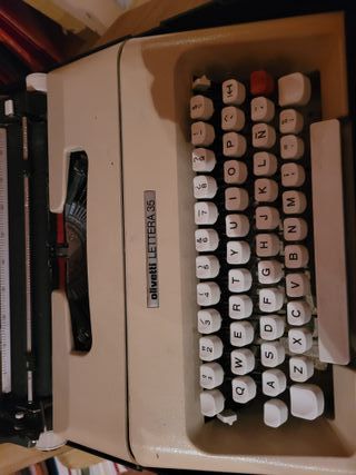 Máquina de escribir Olivetti Lettera 35