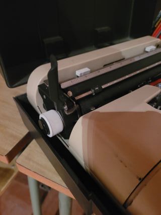 Máquina de escribir Olivetti Lettera 35