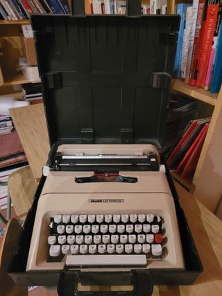 Máquina de escribir Olivetti Lettera 35