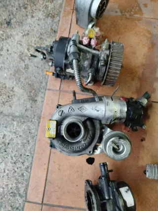 Piezas motor Nissan NV200