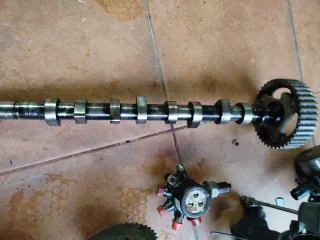 Piezas motor Nissan NV200