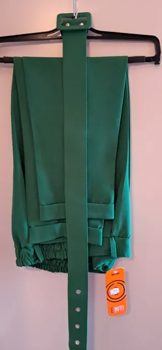 Traje de chaqueta y pantalón verde