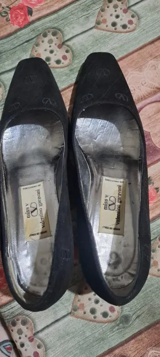 Valentino Garavani Miss V Décolleté Nere