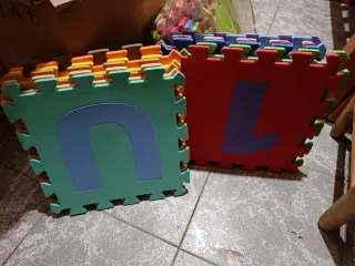 Piezas suelo puzzle espuma colores