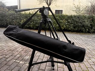 Treppiede stativo professionale con testa fluida