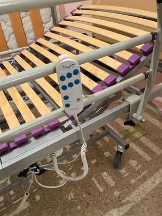 Cama Geriatrica Articulada Eléctrica con Mando