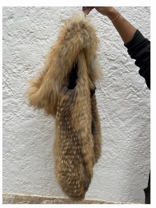 Chaleco de piel de zorro Just Cavalli con capucha