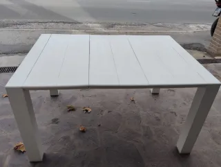 Tavolo da giardino smontabile bianco